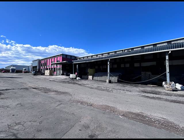 7,618M² WAREHOUSE FOR SALE IN MOBENI